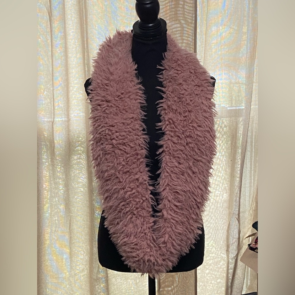 NWT Code fluffy infinity scarf